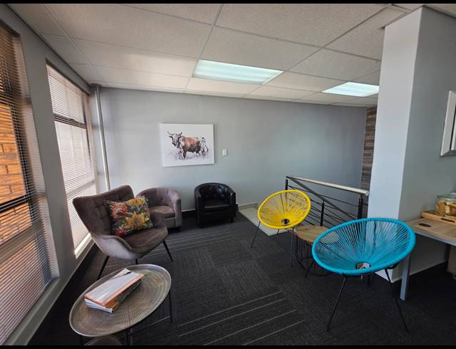 120M² OFFICE TO LET IN LANGENHOVENPARK